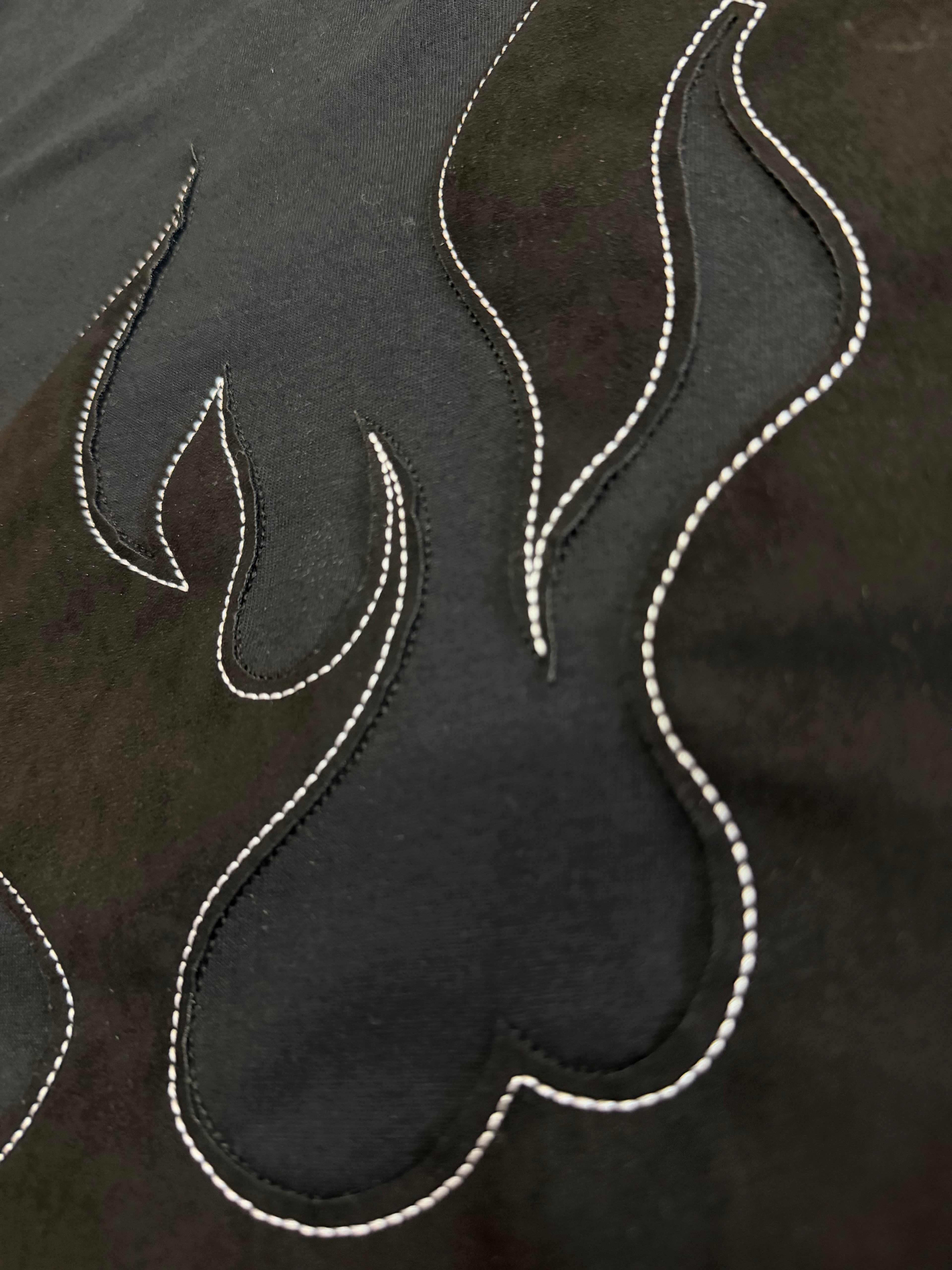 Playera Flames Black Recorte