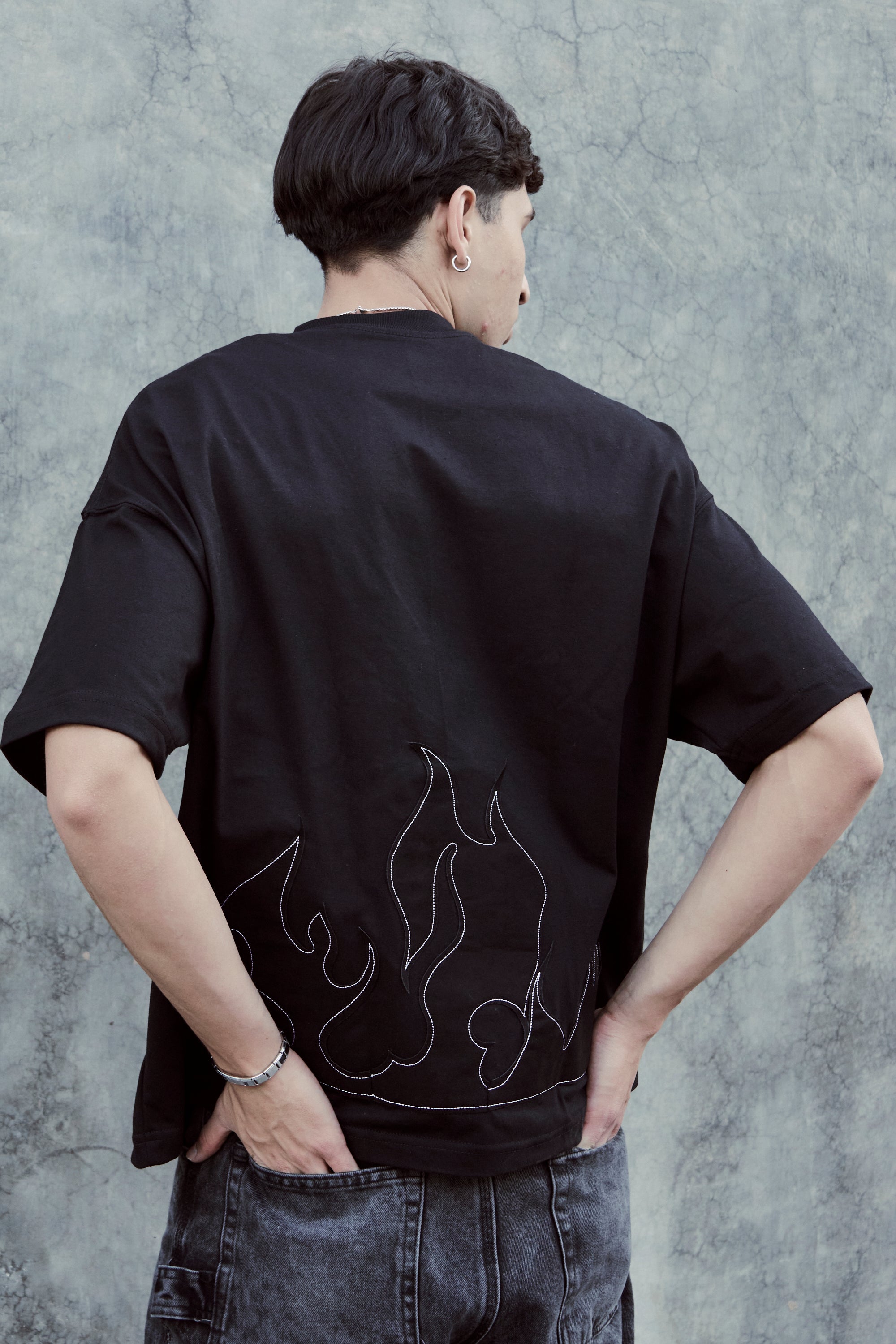 Playera Flames Black Recorte